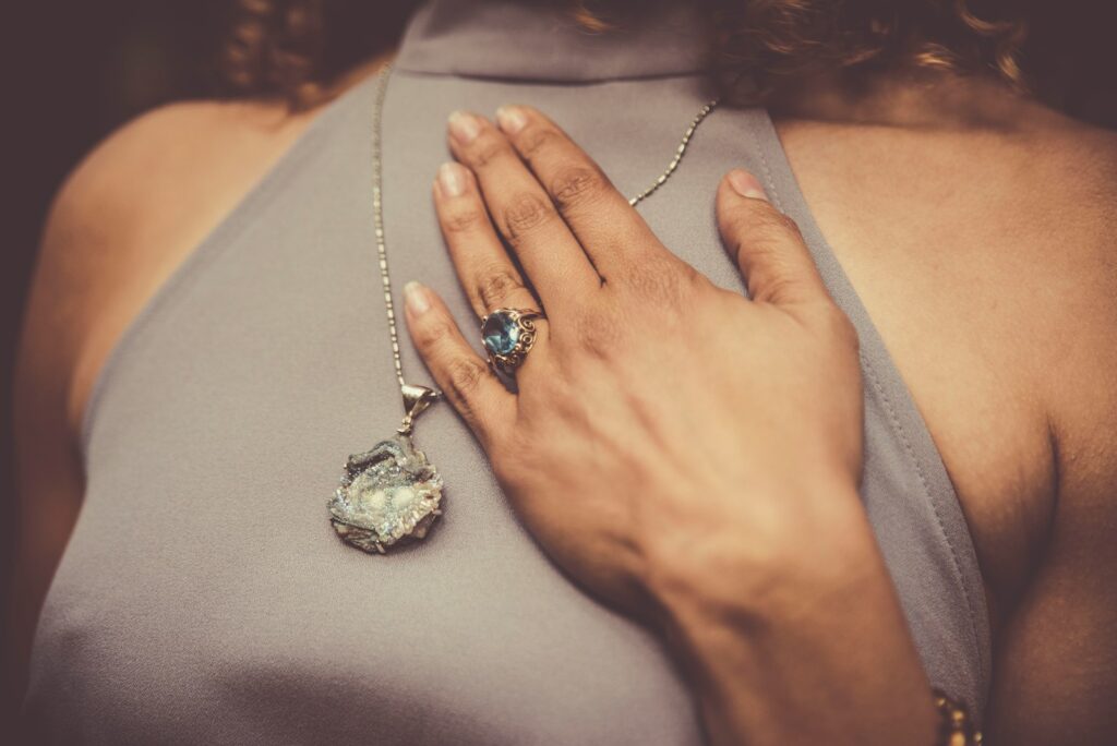 joyería para mujer de moda, elegante y moderna